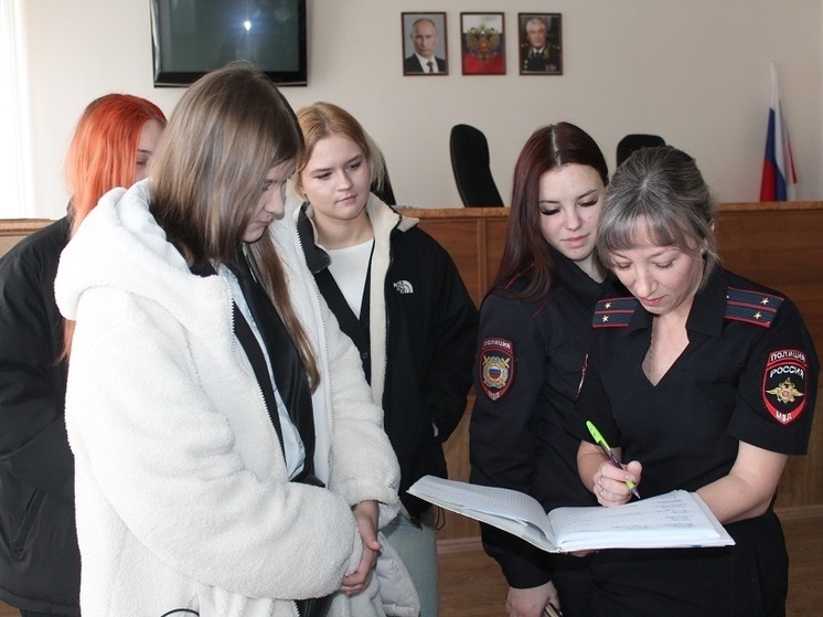 Полицейские Самарской области рассказали школьникам о службе
