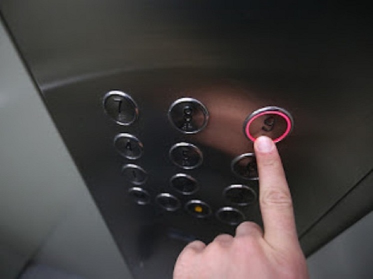 Волгоградцам рассказали, как рассчитывается плата за пользование лифтом