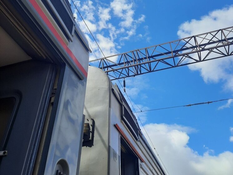 Число задержанных поездов на пути в Крым и обратно выросло до восьми