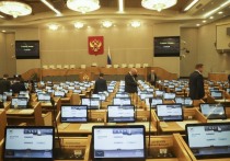 Забота о школьниках и учителях, которой давно славятся парламентарии, вышла на новый виток