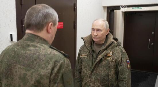 Владимир Путин провёл совещание в пункте управления Объединённой группировки войск  