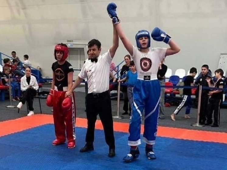 В Сочи провели новогодний турнир по кикбоксингу