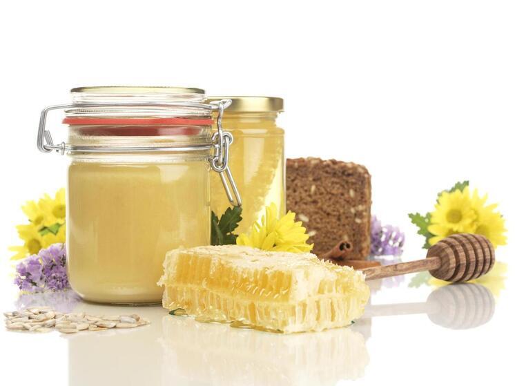 Нутрициолог Айрапетян рассказала, кому необходимо исключить мед из рациона