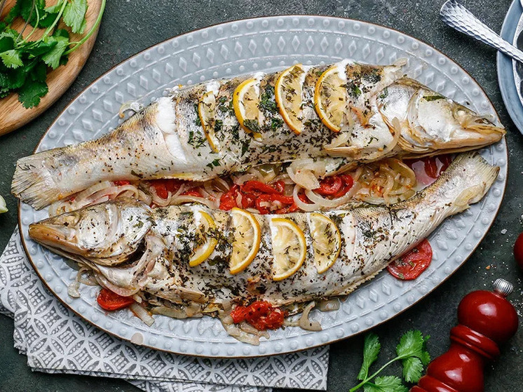 Жителям Калмыкии рассказали о пользе белой рыбы на новогоднем столе