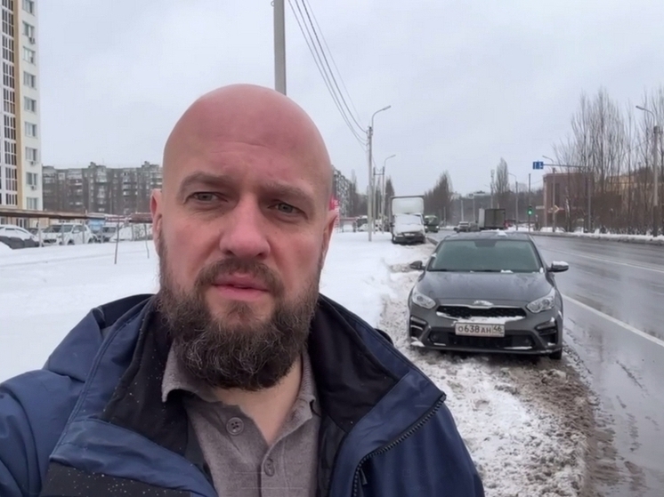 Мэр Курска попросил водителей не мешать снегоуборочной технике