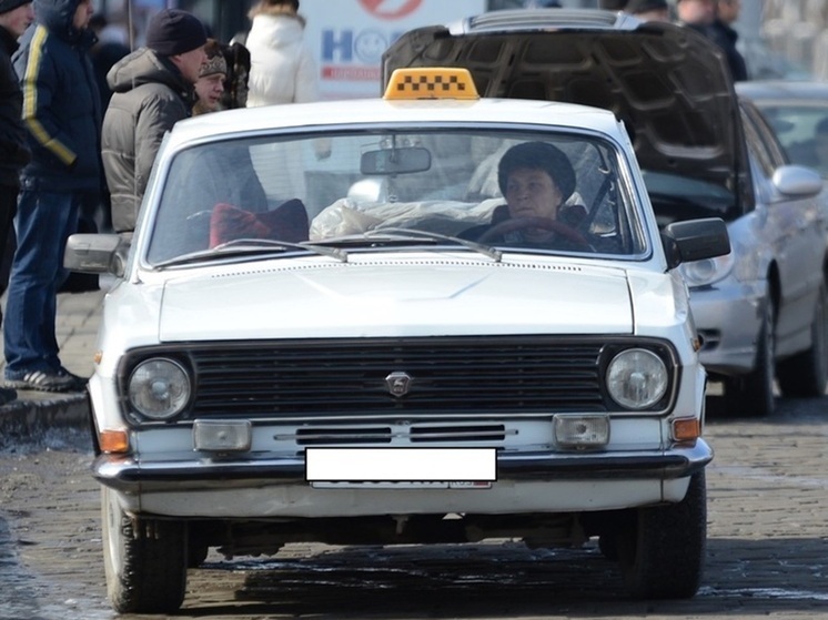 В такси на улице Панельной в Екатеринбурге обнаружили труп