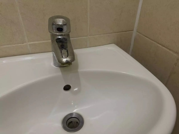 Из-за аварии в центре Ростова в двух районах вода подается со сниженным давлением