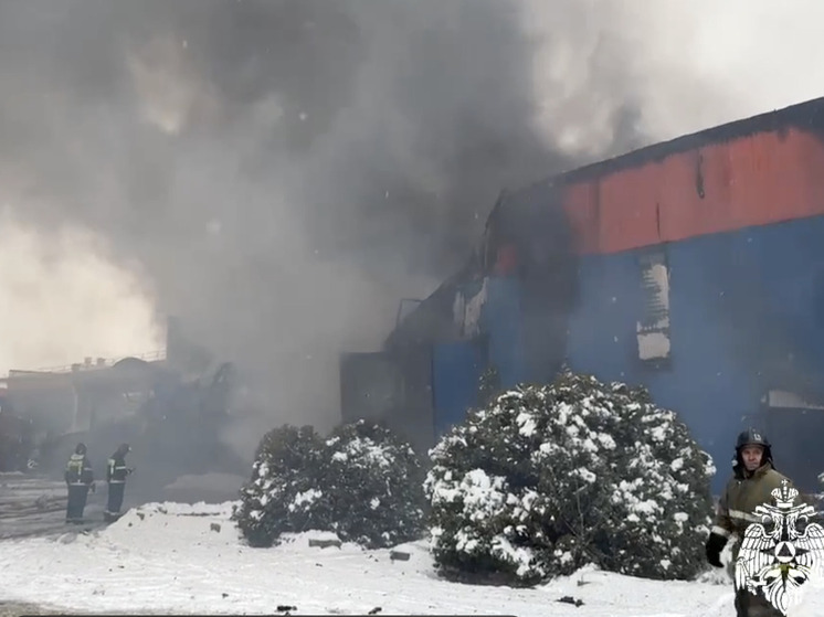 В Тверской области ликвидировали пожар на складе обувной фабрики