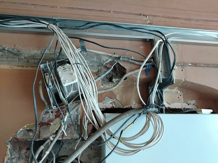 Ленинградцам рассказали, что делать при запахе горелой изоляции в квартире