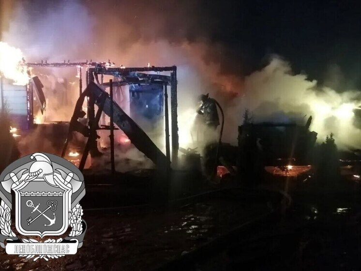 Пожар полностью уничтожил дом в деревне Силино