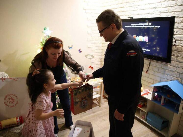 Георгий Филимонов исполнил новогоднюю мечту маленькой жительницы Череповца