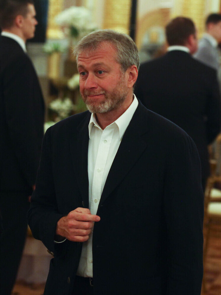 Роман Абрамович не перечислит деньги от продажи клуба "Челси" Украине пока на него заведено дело