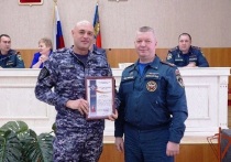 Сотрудник алтайского подразделения Росгвардии получил награду за героический поступок, который совершил год назад