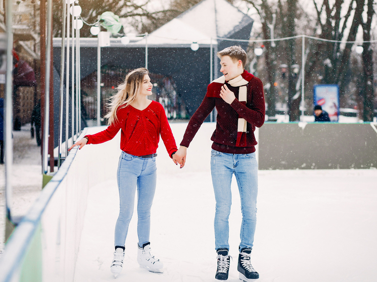На парковке ТРЦ «Планета» в Красноярске с 29 декабря начинает работать новый открытый каток