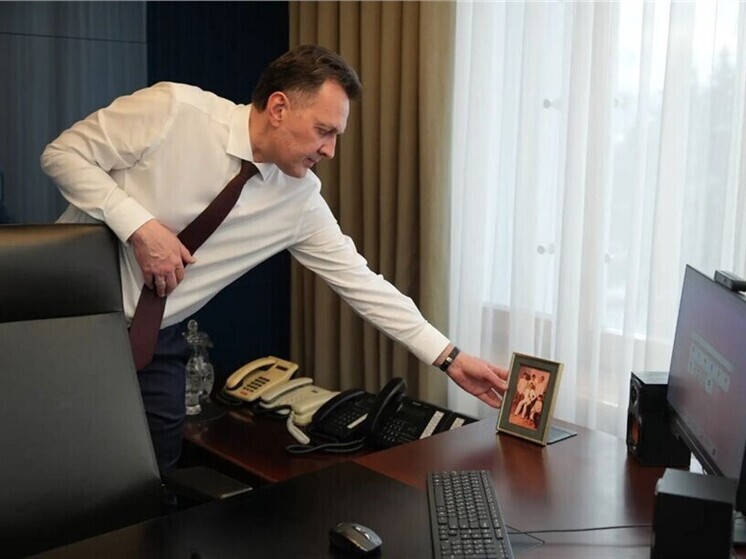 Новый мэр Красноярска Сергей Верещагин показал обстановку своего нового кабинета