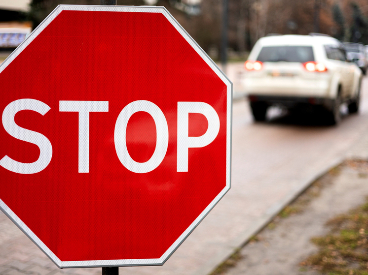 В Красноярске продлили ограничение движения на улице Мичурина из-за строительства теплосети