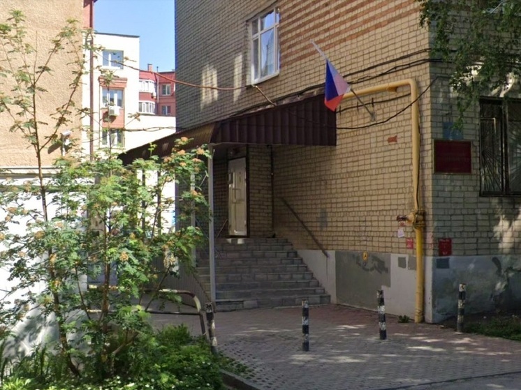 В Екатеринбурге женщина в стиле Долиной пыталась вернуть проданный автомобиль