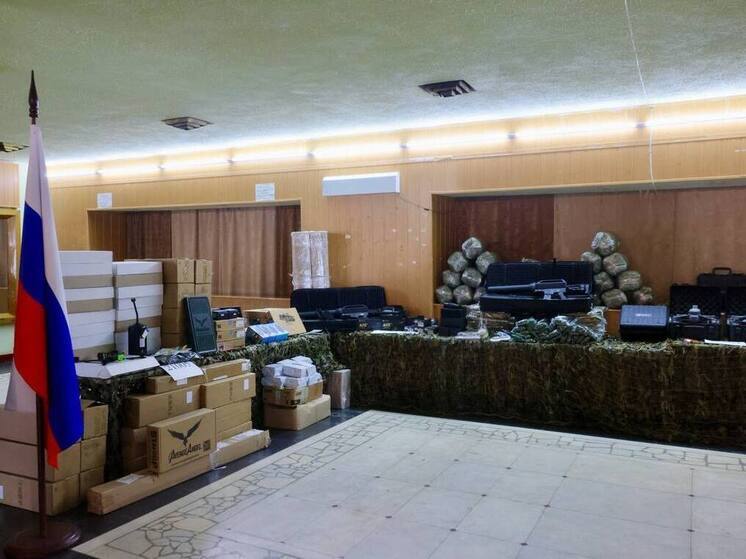 Губернатор Красноярского края передал военным в зону СВО беспилотники и автомобили