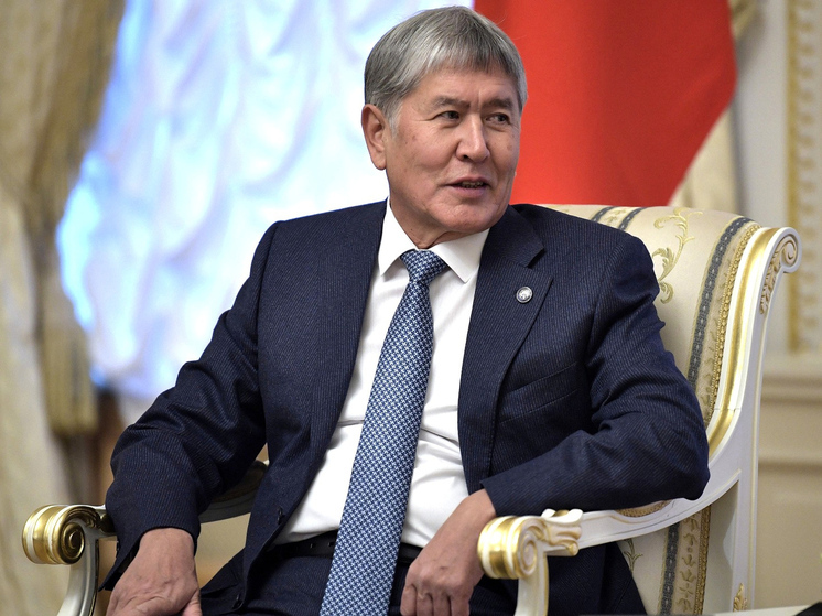 Жапаров лишил экс-президента Киргизии Атамбаева всех государственных наград