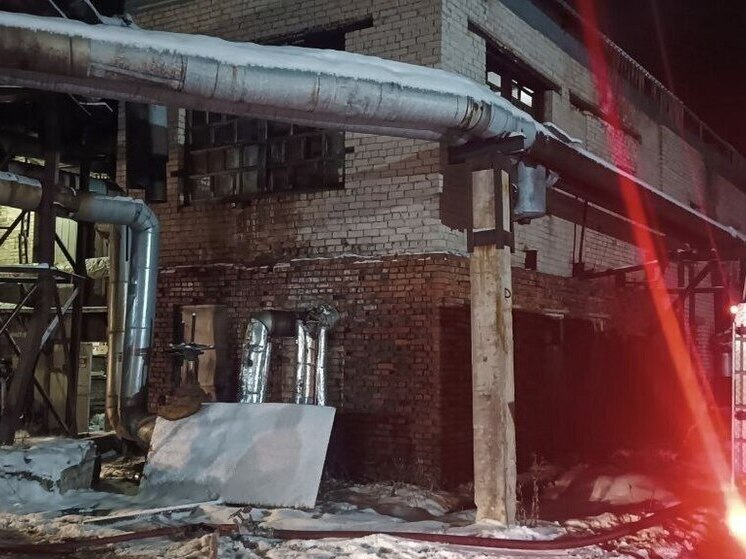 В Архангельске потушили пожар в котельной на Постышева