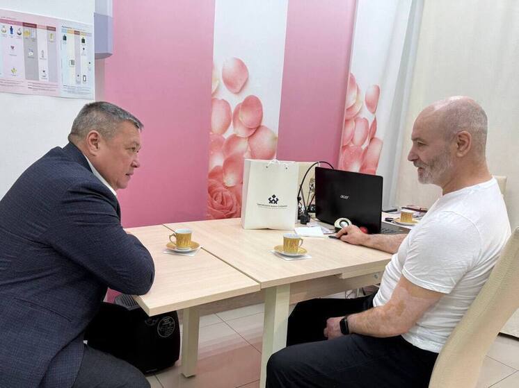 Спикер Заксобрания ЯНАО рассказал раненому бойцу СВО о региональной поддержке