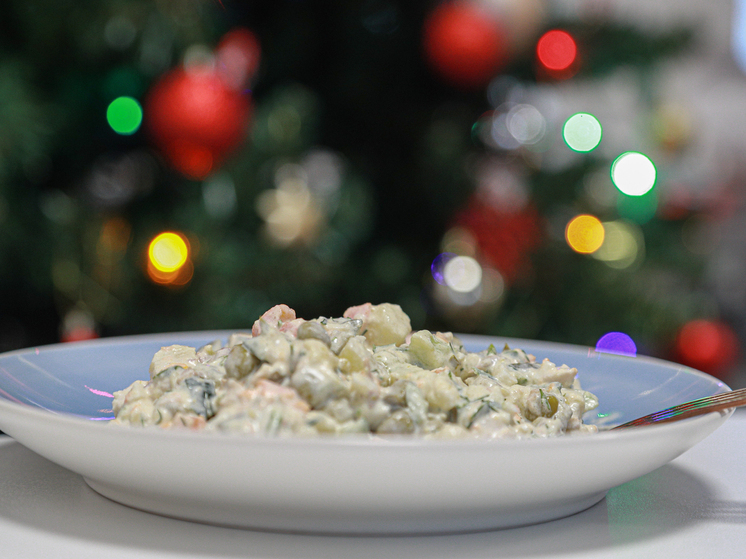 Что приготовить, когда «Оливье» надоел: зарубежные рецепты салатов с картошкой и майонезом