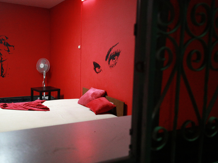 The Statesman:В индийском округе Надия владелец отеля продавал иностранку гостям