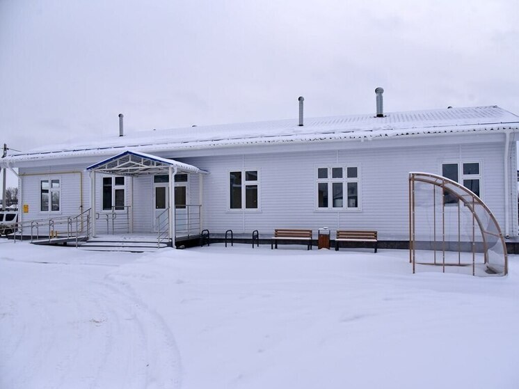 В Малых Кармалах завершается строительство офиса врача общей практики