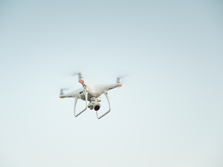 Дроны ВСУ атаковали дорожную технику в Брянской области