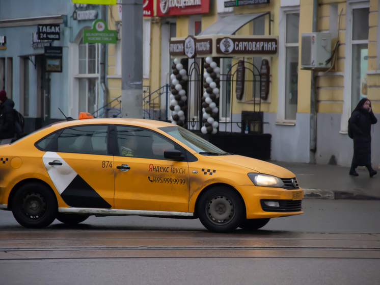 Туляки пожаловались на тарифы такси перед Новым годом