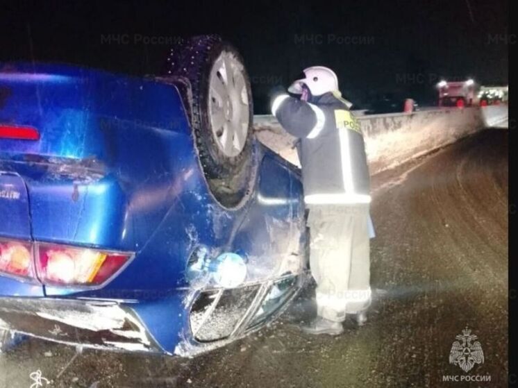 В Обнинске опрокинулся Mitsubishi