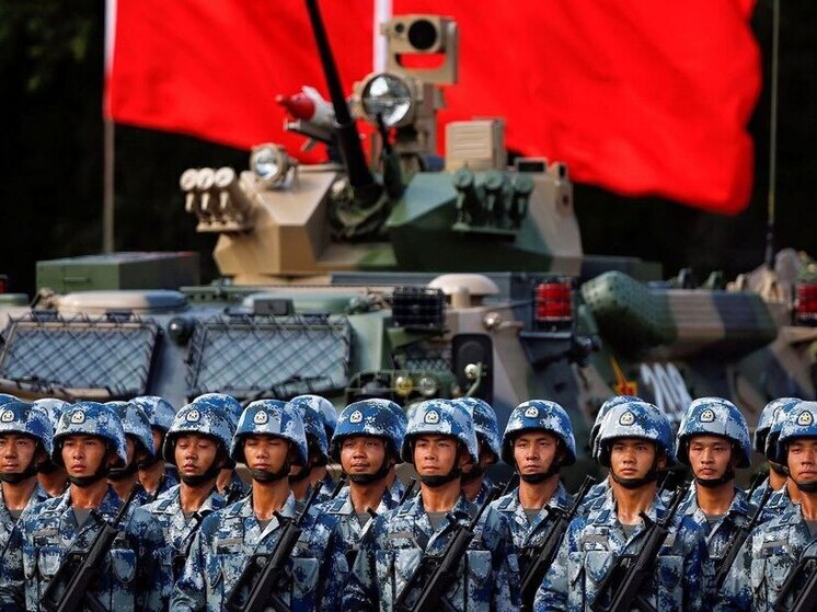 Китай проводит военные маневры с боевой стрельбой по периметру Тайваня