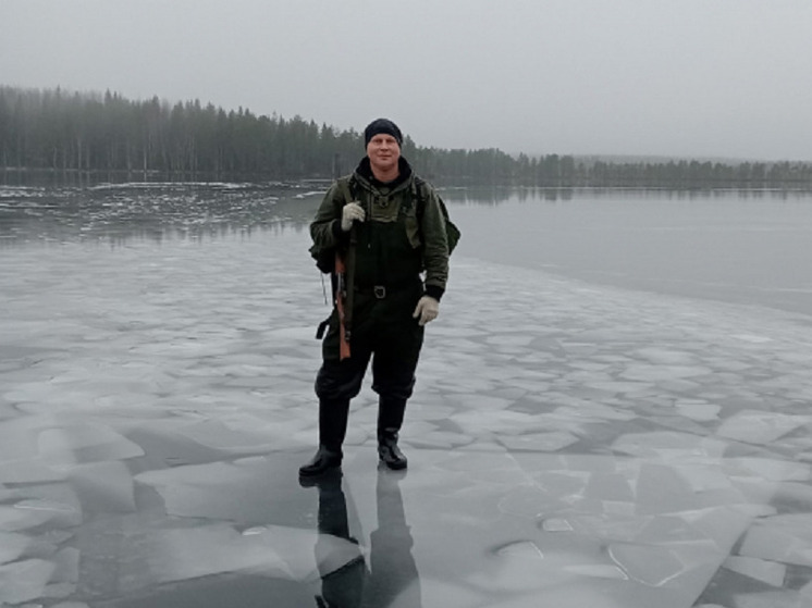 Мраморный лёд удивляет жителей Карелии