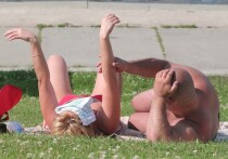 Их задача – доказать себе и случайной прохожей, что в силу полученных знаний они имеют неограниченную власть даже над незнакомками