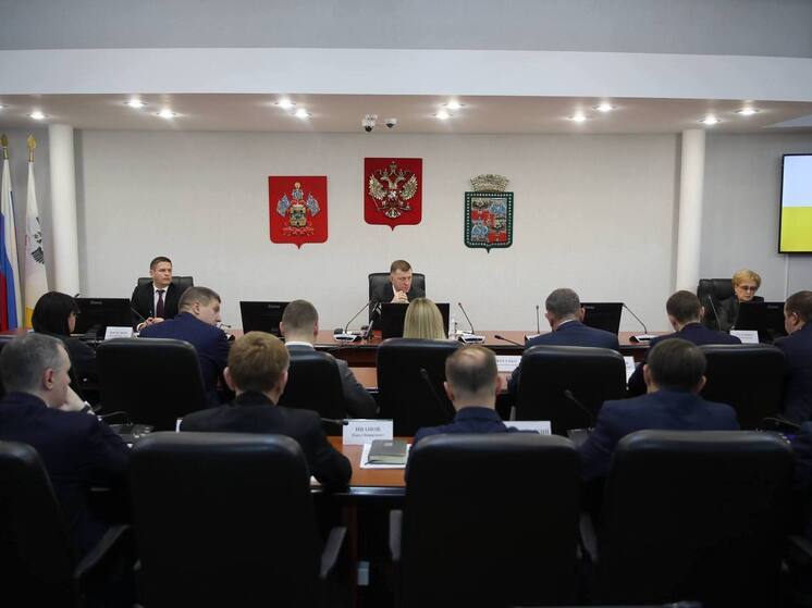 В поселке Индустриальном местным жителям помогут заменить окна после атаки БпЛА