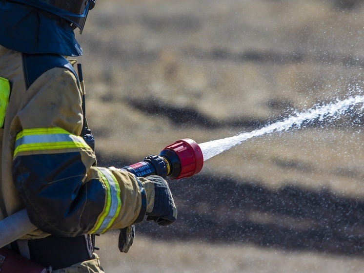 На пожаре в многоэтажке Копейска найден мертвый человек