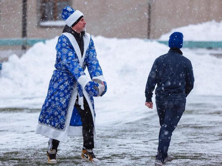 В Самаре Деды Морозы сыграли с «Крыльями Мечты» 27 декабря