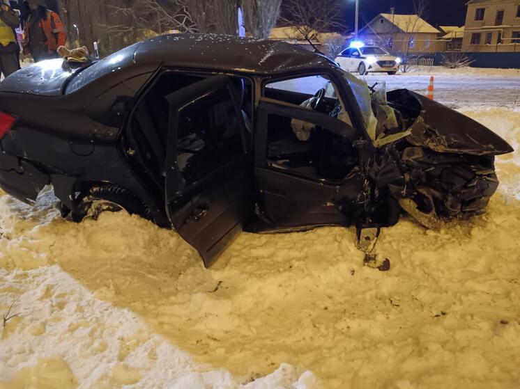 В Липецкой области «Лада Гранта» угодила в кювет на рассвете