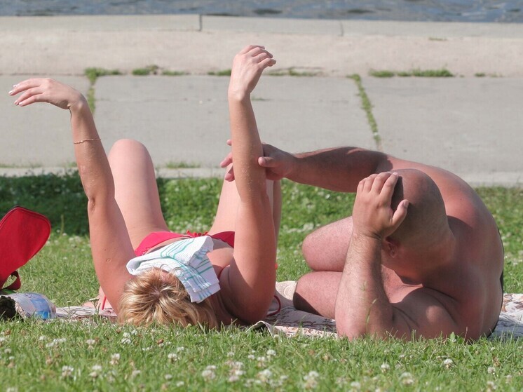 Их задача – доказать себе и случайной прохожей, что в силу полученных знаний они имеют неограниченную власть даже над незнакомками