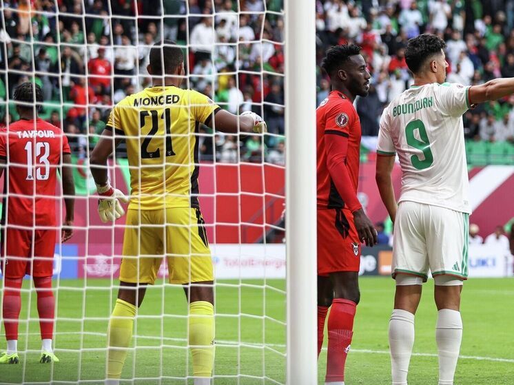 Голкипер сборной Судана Монгед потерял сознание на матче КА и доиграл встречу