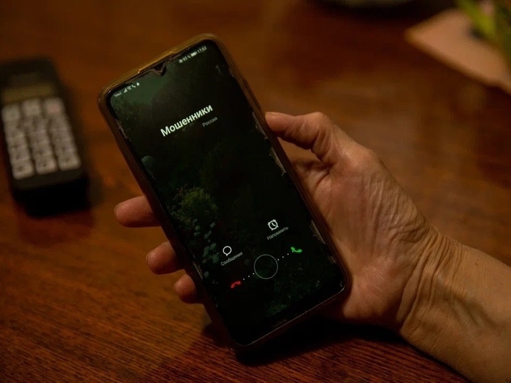 Убедили продать дом и украшения: жительница Тверской области перевела аферистам 8 млн рублей