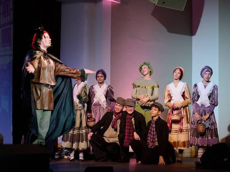 Дети из Мариуполя посмотрели в Туле спектакль "32 декабря"