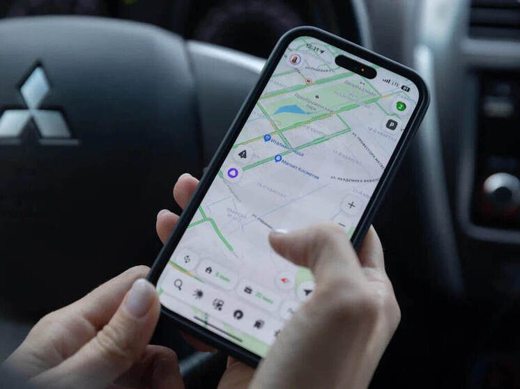 Эксперт назвал гаджеты, которые нельзя оставлять в машине зимой