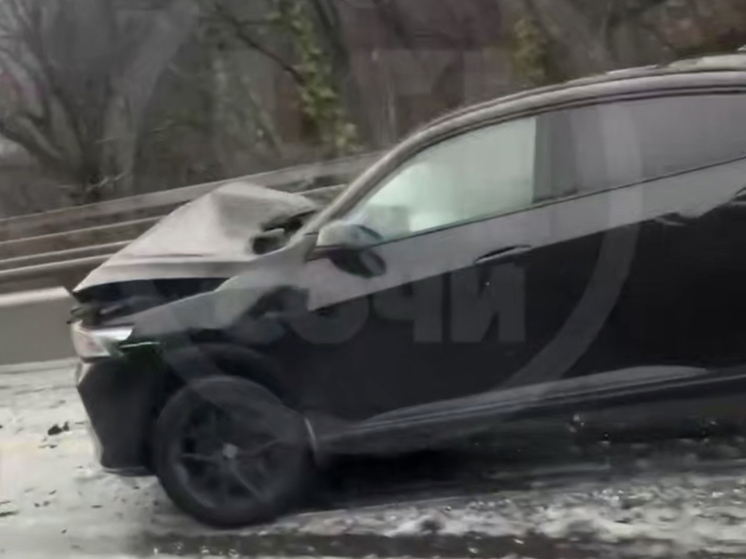 В Сочи произошло ДТП с участием как минимум семи авто