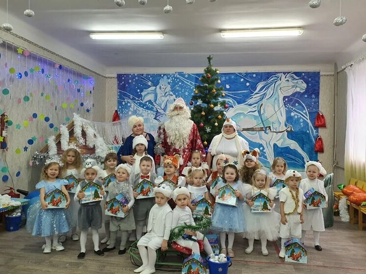 Дети Дебальцево получили подарки прямо из Хабаровска