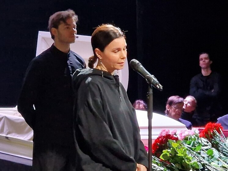 На прощании с Алентовой актриса Урсуляк назвала ее великой женщиной