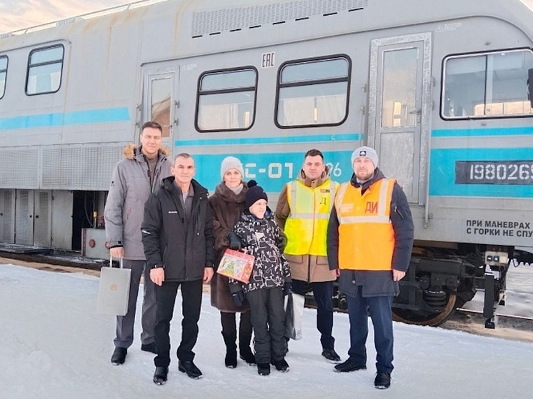 Десятилетний Рома Ротару из посёлка Сойга Ленского района смог побывать в кабине машиниста