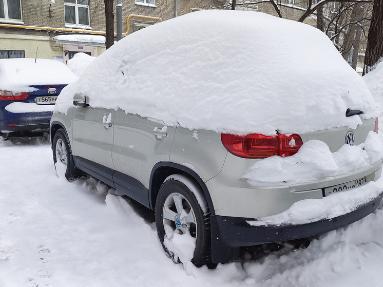 В Крыму начался дорожный коллапс из-за выпавшего снега