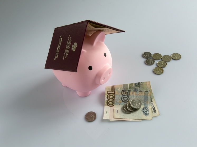 Путин подписал закон, поэтапно ограничивающий число микрозаймов для россиян