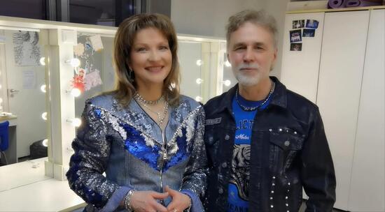 Группа "Мираж" поздравляет читателей с Новым годом 